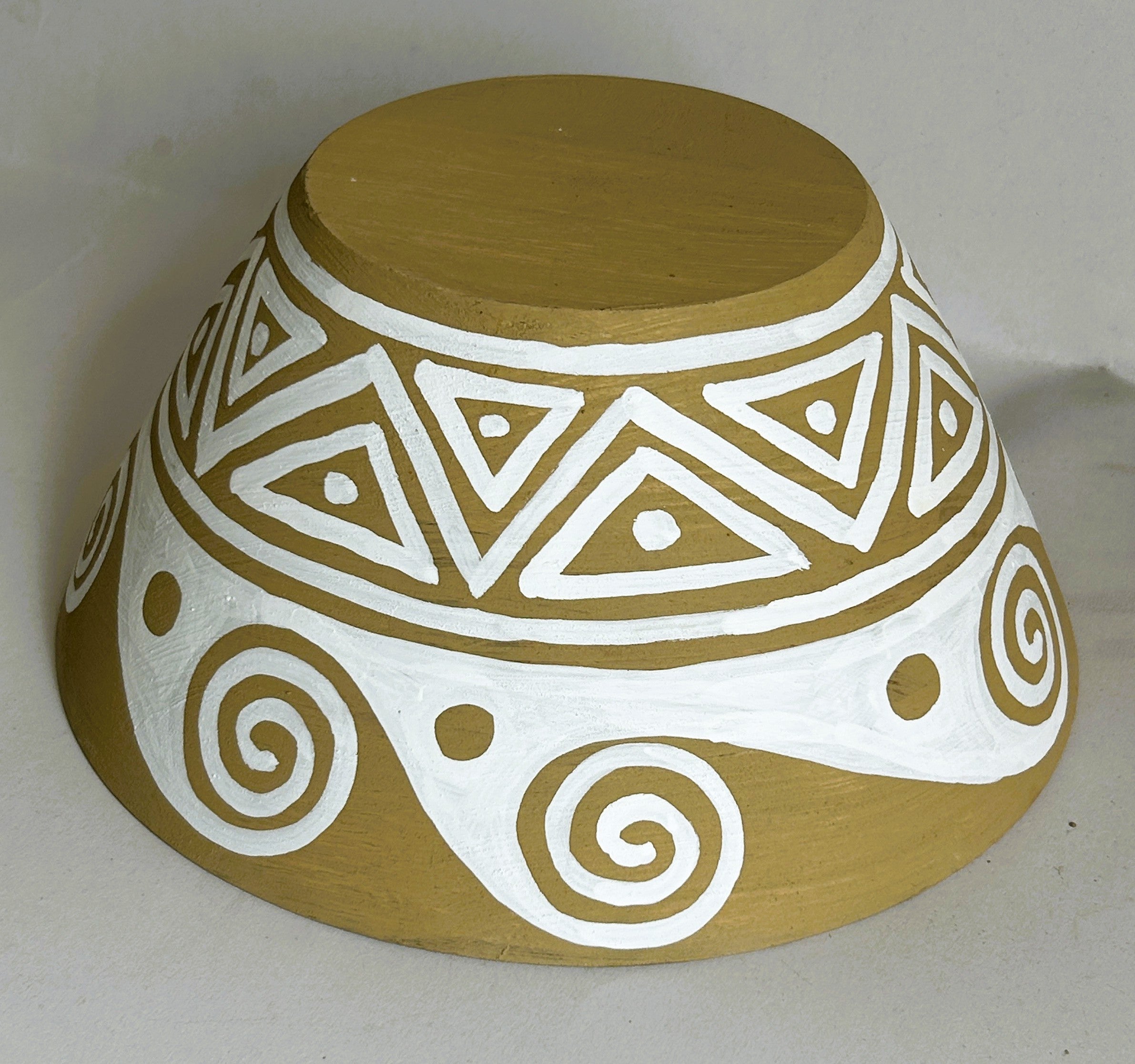 Decorative Mud-Layered Hand-Painted Mango Wood Fruit Bowl – 10x4 inch